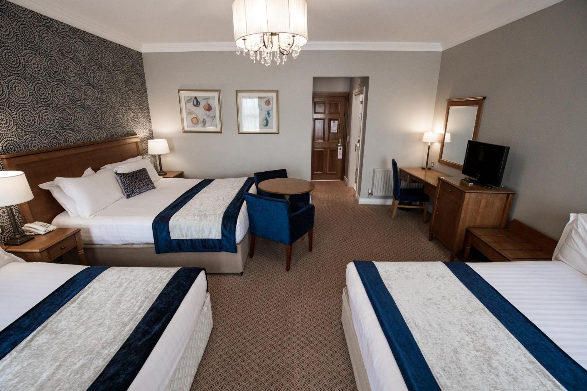 Clanard Court Hotel Атай Екстер'єр фото